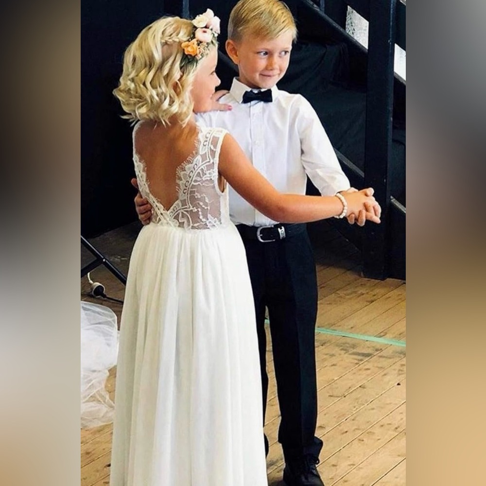 Elegant White Lace flower girl Dress